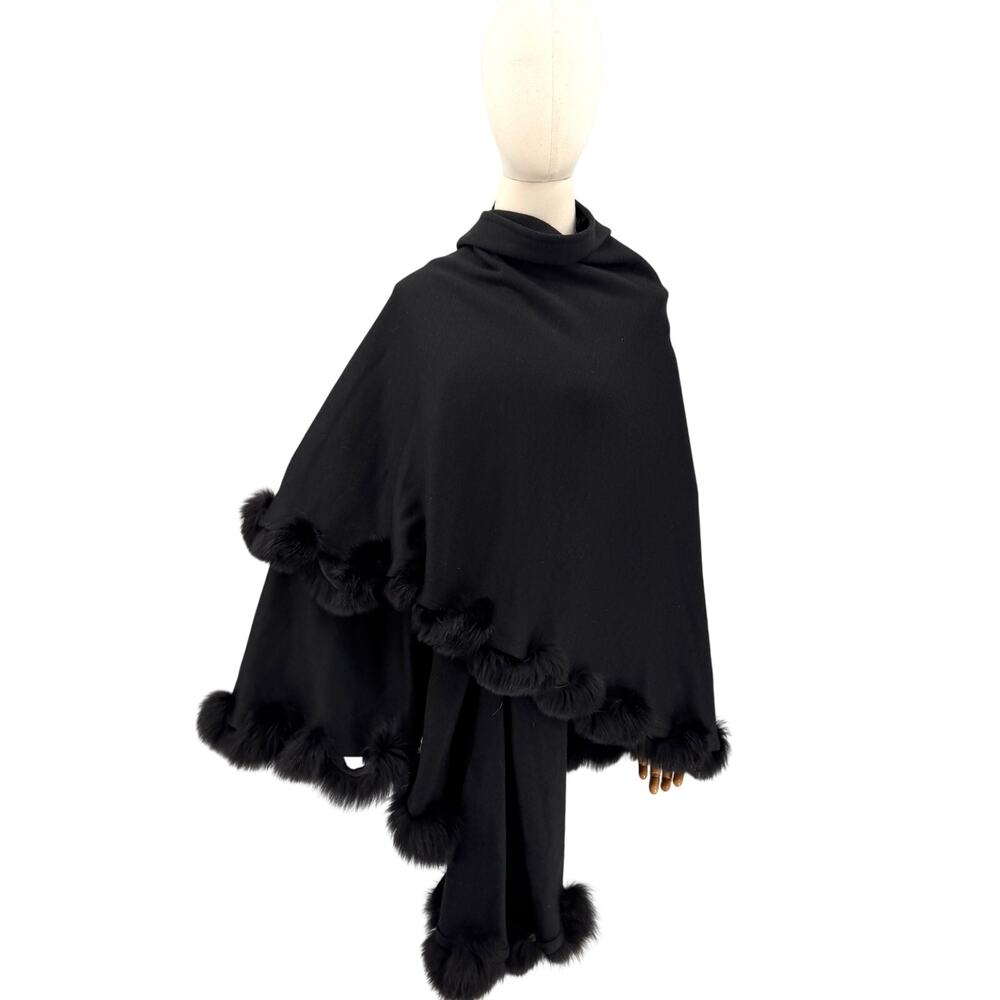 Caruana Black Heavy Knit Genuine Fur Trim Elegant Outerwear Cape Ruana